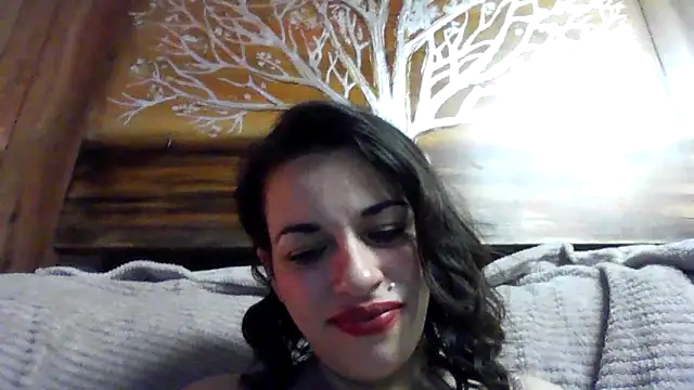 Snapshot of Adrianapassion chatting on 10/28/25, 01:31 Adrianapassion online show from 10/28/25, 01:31
