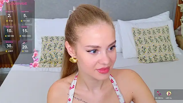 Snapshot of Rose_Masson chatting on 10/30/25, 05:42 Rose Masson online show from 10/30/25, 05:42