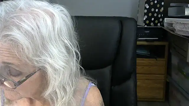 JoleneDelacroix online show from 12/17/25, 04:18