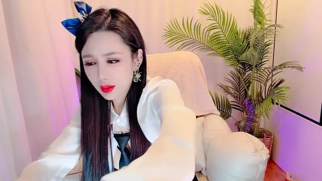 Snapshot of Vv123668 chatting on 11/15/25, 12:45 Vv123668 online show from 11/15/25, 12:45