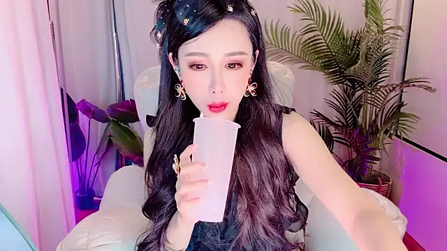 Snapshot of Vv123668 chatting on 11/17/25, 01:39 Vv123668 online show from 11/17/25, 01:39