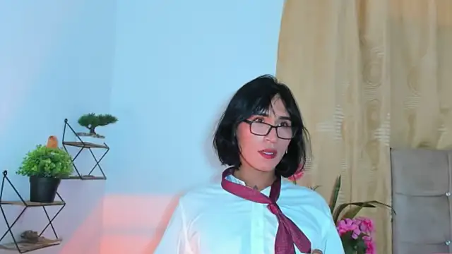 nahomi28  online show from 11/04/25, 04:39