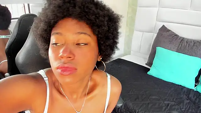 violeta ruizz online show from 12/17/25, 05:08