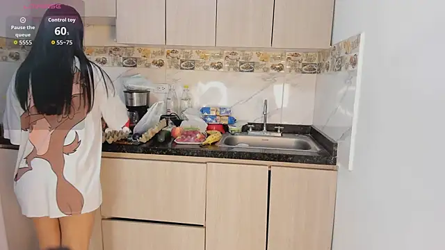 Snapshot of NhoanBrunette chatting on 11/22/25, 12:48 NhoanBrunette online show from 11/22/25, 12:48