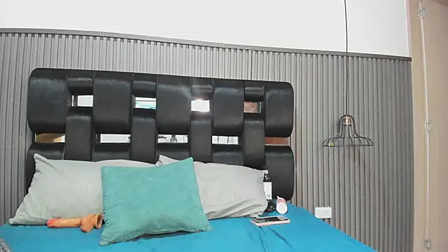 Snapshot of NhoanBrunette chatting on 01/17/26, 02:00 NhoanBrunette online show from 01/17/26, 02:00