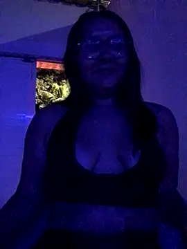 Snapshot of gabydoanal chatting on 10/28/25, 06:17 gabydoanal online show from 10/28/25, 06:17