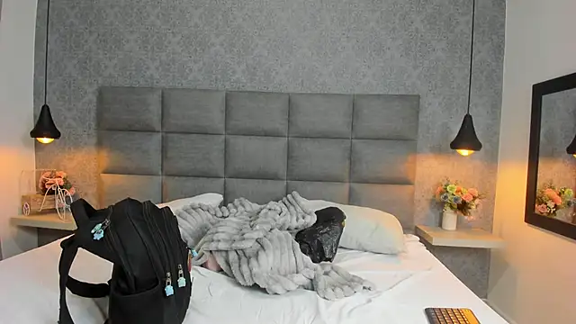 Luna Bella3 online show from 11/13/25, 11:09