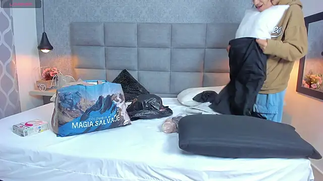 Luna Bella3 online show from 11/30/25, 10:30