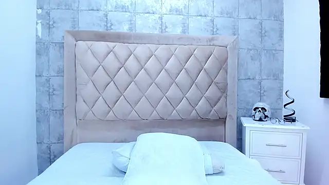 AmaraWolf online show from 11/16/25, 09:09