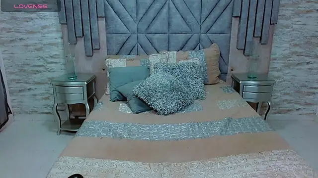 chairahot2 online show from 11/18/25, 01:04