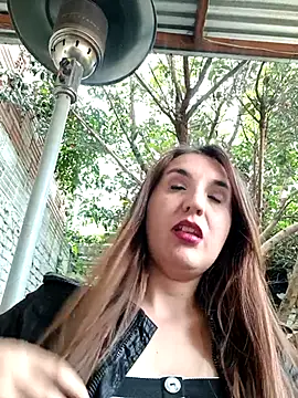 Snapshot of Alyah_1-2 chatting on 10/28/25, 09:06 Alyah 1-2 online show from 10/28/25, 09:06