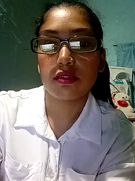 Snapshot of aleexacandy chatting on 11/12/25, 01:11 aleexacandy online show from 11/12/25, 01:11