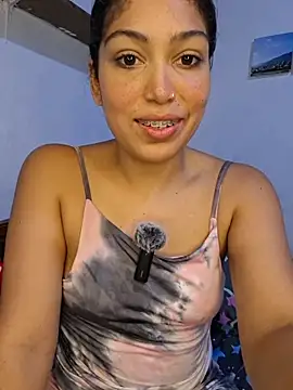 Snapshot of aleexacandy chatting on 02/22/26, 05:22 aleexacandy online show from 02/22/26, 05:22