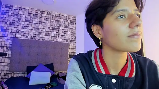 Ghost  Girl  online show from 11/13/25, 10:41