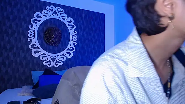 Ghost  Girl  online show from 11/21/25, 03:05