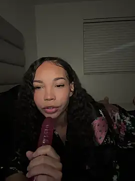 Snapshot of nikkiloveee chatting on 02/14/26, 05:15 nikkiloveee online show from 02/14/26, 05:15