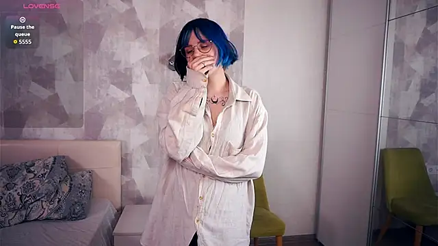 KellePourier online show from 11/10/25, 06:07