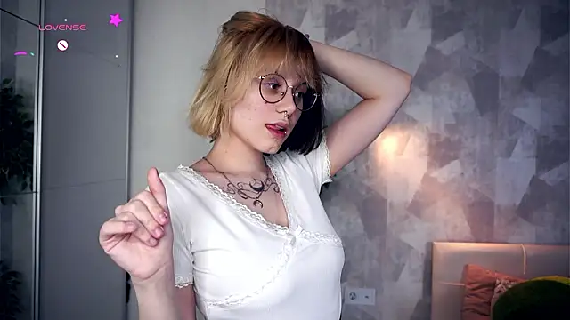 KellePourier online show from 02/10/26, 06:12