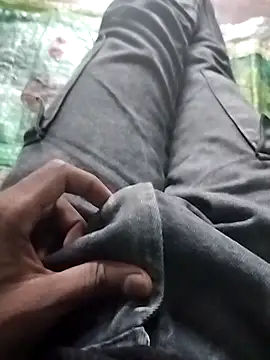 Snapshot of WettedGlimpse chatting on 10/29/25, 10:39 WettedGlimpse online show from 10/29/25, 10:39