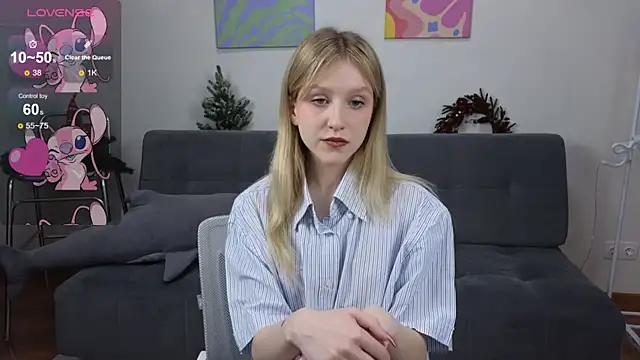 KissChristie   online show from 12/18/25, 06:47