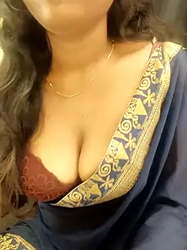 Snapshot of menaxi-baby7 chatting on 11/18/25, 12:05 menaxi-baby7 online show from 11/18/25, 12:05