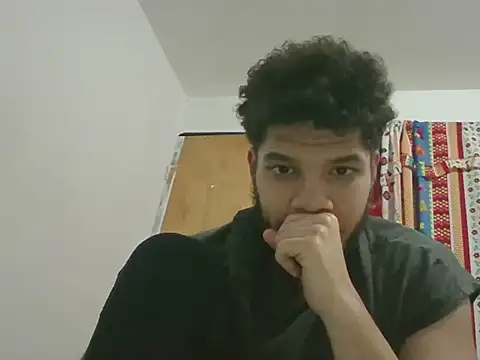 Snapshot of riley_xxx chatting on 11/01/25, 07:32 riley xxx online show from 11/01/25, 07:32