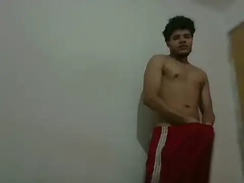 Snapshot of riley_xxx chatting on 12/17/25, 04:40 riley xxx online show from 12/17/25, 04:40