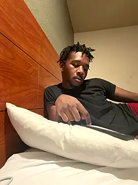 Snapshot of bbc4toes92 chatting on 11/05/25, 10:04 bbc4toes92 online show from 11/05/25, 10:04