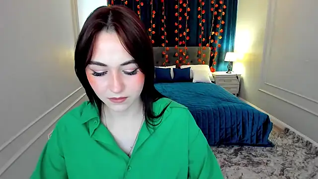 Snapshot of MakeYoueHappy chatting on 11/17/25, 11:49 MakeYoueHappy online show from 11/17/25, 11:49