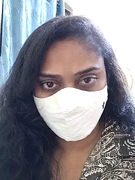 Snapshot of girl999 chatting on 11/15/25, 04:25 girl999 online show from 11/15/25, 04:25