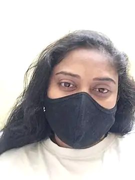 Snapshot of girl999 chatting on 11/19/25, 04:29 girl999 online show from 11/19/25, 04:29