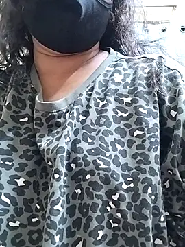 Snapshot of girl999 chatting on 01/07/26, 06:32 girl999 online show from 01/07/26, 06:32