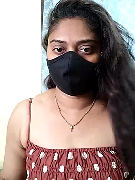 Snapshot of girl999 chatting on 02/24/26, 02:42 girl999 online show from 02/24/26, 02:42