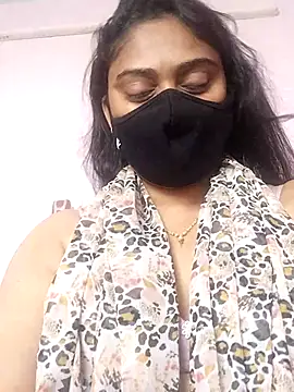 Snapshot of girl999 chatting on 03/07/26, 04:53 girl999 online show from 03/07/26, 04:53