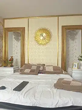 Hannahpradaa  online show from 11/11/25, 11:54