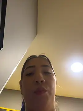 Hannahpradaa  online show from 11/27/25, 07:38