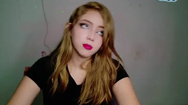 Snapshot of Natalia_alian chatting on 10/31/25, 07:15 Natalia alian online show from 10/31/25, 07:15