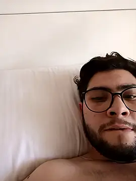 Snapshot of Mstfaavan64 chatting on 12/23/25, 09:51 Mstfaavan64 online show from 12/23/25, 09:51