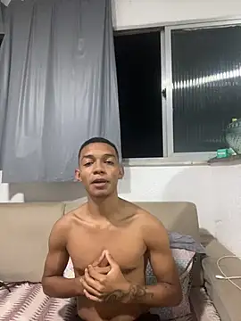 Snapshot of Novinho_sb7 chatting on 10/28/25, 02:26 Novinho sb7 online show from 10/28/25, 02:26