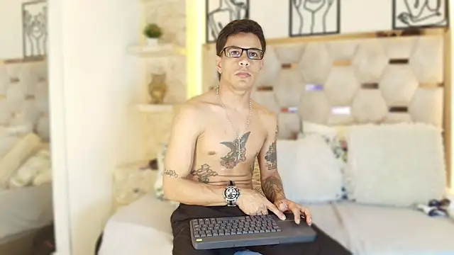 Andrew Haalls online show from 11/26/25, 08:32