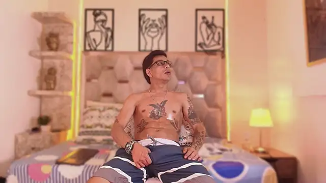 Snapshot of Andrew_Haalls chatting on 01/12/26, 08:36 Andrew Haalls online show from 01/12/26, 08:36