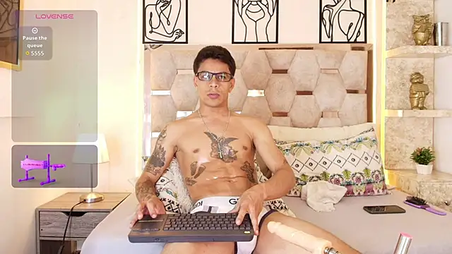 Snapshot of Andrew_Haalls chatting on 02/06/26, 08:34 Andrew Haalls online show from 02/06/26, 08:34