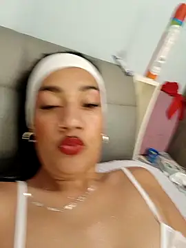 Snapshot of brendaxlovee chatting on 12/02/25, 12:27 brendaxlovee online show from 12/02/25, 12:27