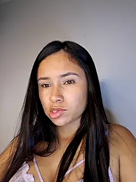 DollyRouse online show from 12/18/25, 03:56