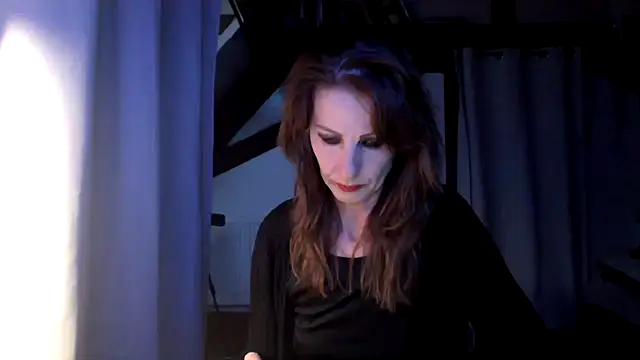 Snapshot of MissDyannis chatting on 04/13/26, 06:02 MissDyannis online show from 04/13/26, 06:02