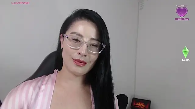 Snapshot of Emma_Hotkiss chatting on 05/04/26, 08:49 Emma Hotkiss online show from 05/04/26, 08:49