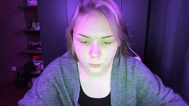 Snapshot of sophia_lix chatting on 11/08/25, 02:06 sophia lix online show from 11/08/25, 02:06