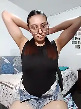 bellastorme04 online show from 05/15/26, 03:13