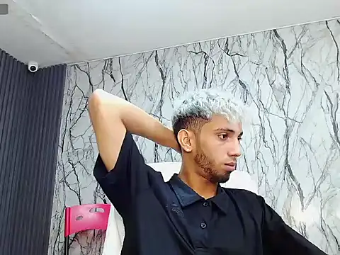 Snapshot of gregori_latin19 chatting on 10/29/25, 01:46 gregori latin19 online show from 10/29/25, 01:46