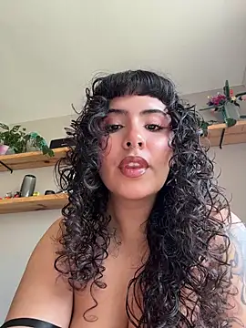 SugarTroubl33 online show from 06/18/26, 02:21